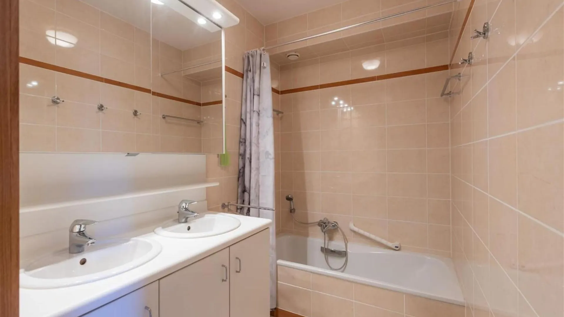 Nice Apartment For A Family ミデルケルケ ベルギー